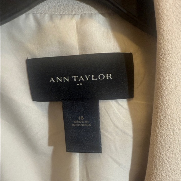 Ann Taylor Women's Khaki Moto Style Jacket - Picture 3 of 9